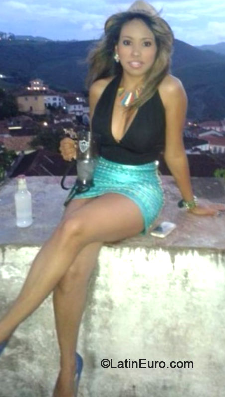 Date this sensual Brazil girl Cris from Belo Horizonte BR9399