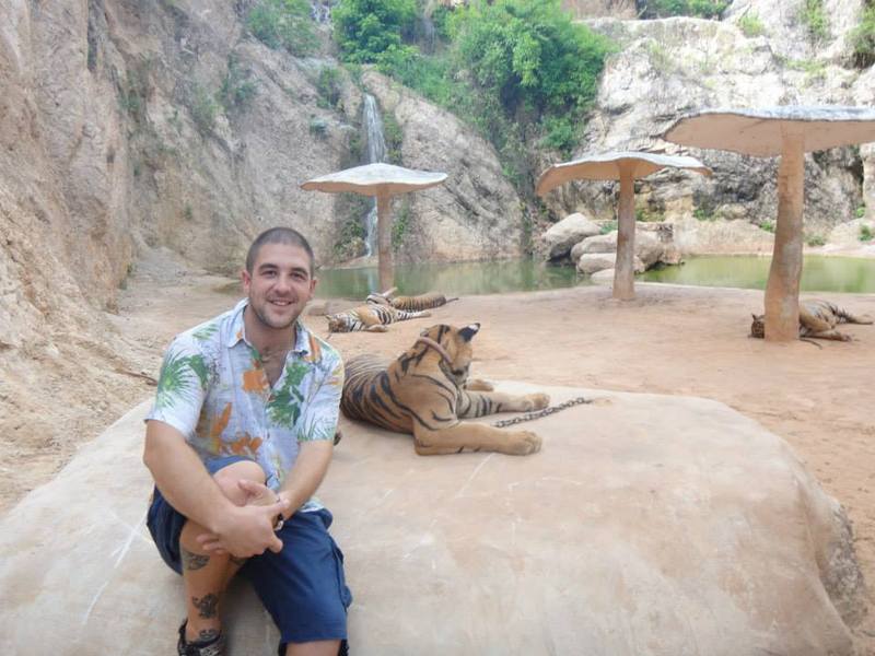 Date this cute Brazil man Bestija from Salvador BR9064