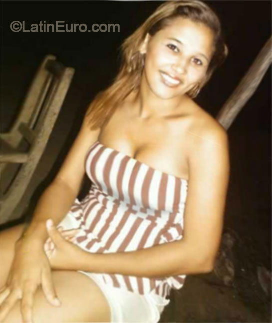 Date this hard body Brazil girl Luiza from Fortaleza BR9067