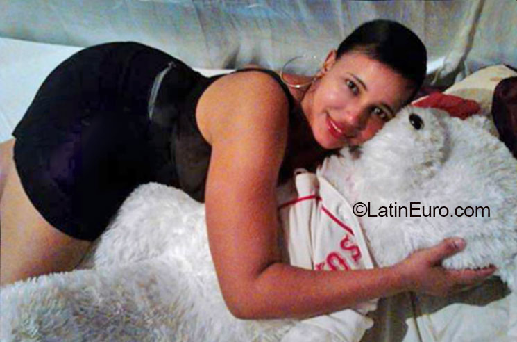 Date this foxy Dominican Republic girl Bianny from Bonao DO20251