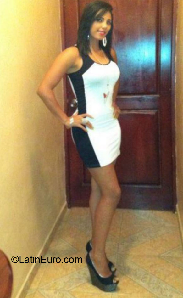 Date this athletic Dominican Republic girl Katherine from Bonao DO20362