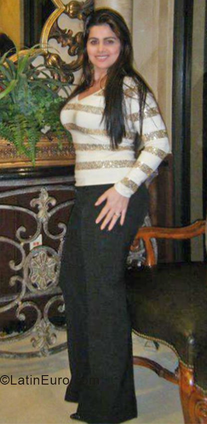Date this voluptuous Brazil girl Rose from Fortaleza BR9133