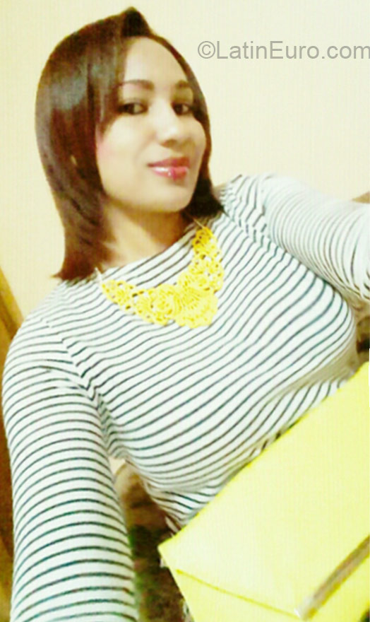 Date this tall Honduras girl Alina from La Ceiba HN1393
