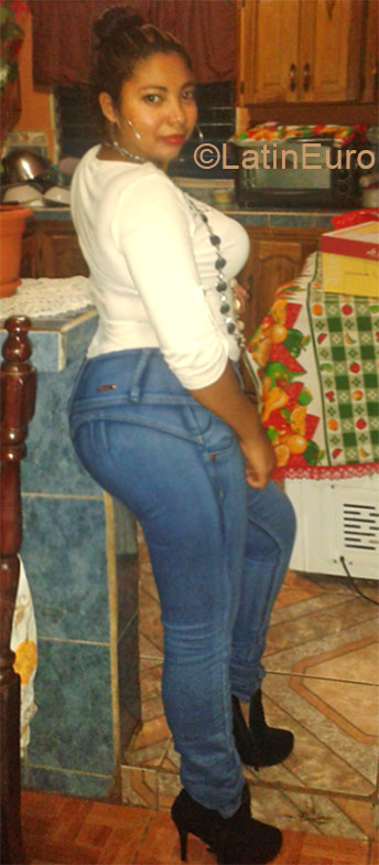 Date this delightful Honduras girl Diano from La Ceiba HN1411