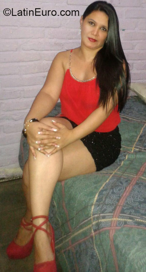 Date this stunning Honduras girl Gabriela from Tegucigalpa HN1440