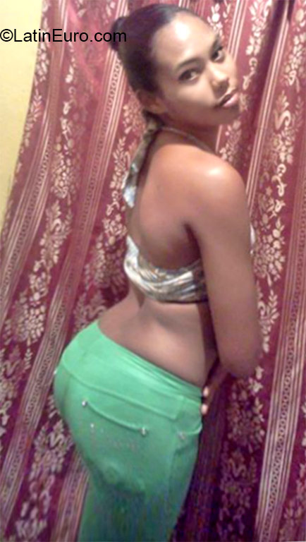 Date this tall Dominican Republic girl Nasly from San francisco de macoris DO21293