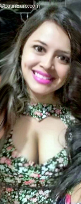 Date this sensual Brazil girl Maira from Brasilia BR9231