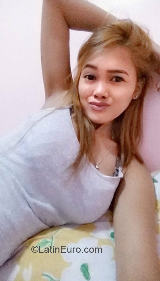 Date this hard body Philippines girl Rose from Bataan PH753