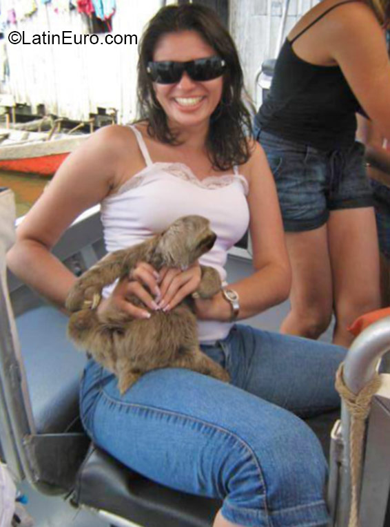 Date this charming Brazil girl Denize from Manaus BR9258