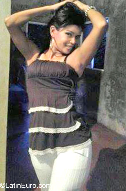 Date this pretty Dominican Republic girl Alexandra from Bonao DO21678