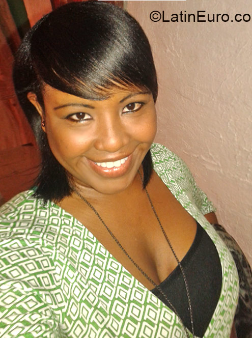 Date this charming Panama girl Batzibel from Colon PA574