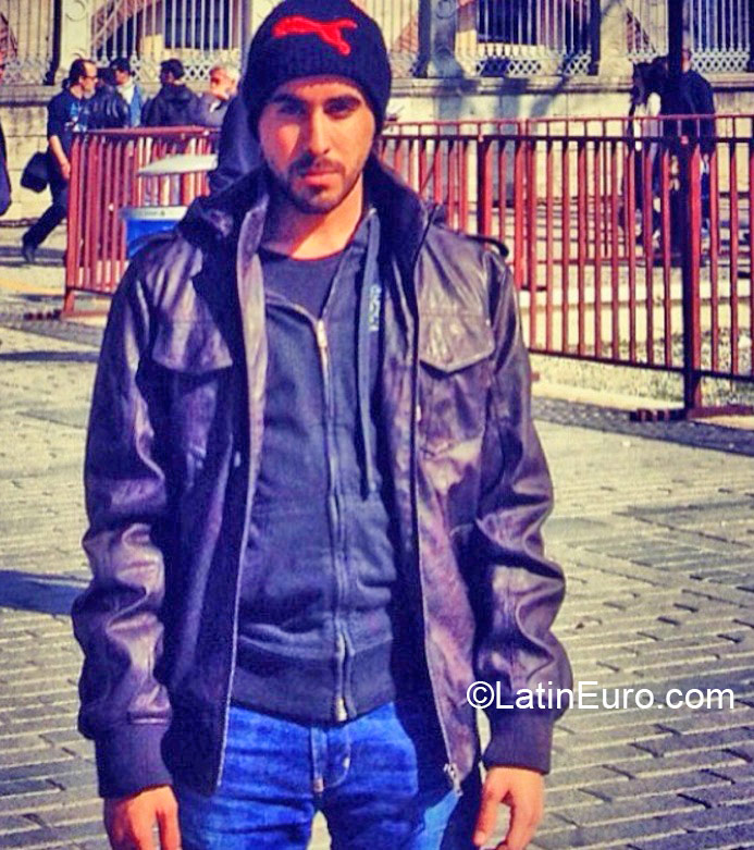 Date this nice looking Brazil man Espanzaisa from Sao Paulo BR9308