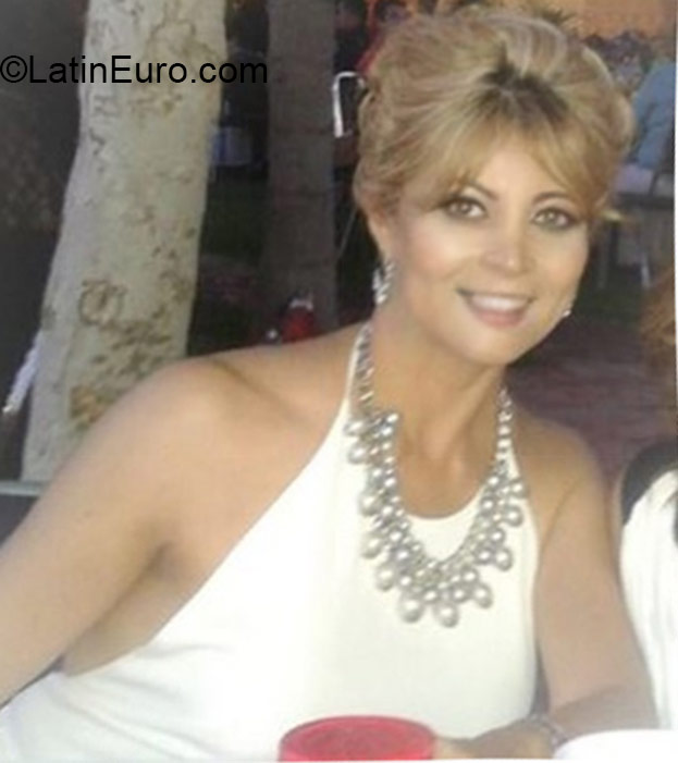 Date this pretty Mexico girl Elsa from Torreon, Coah. MX1403