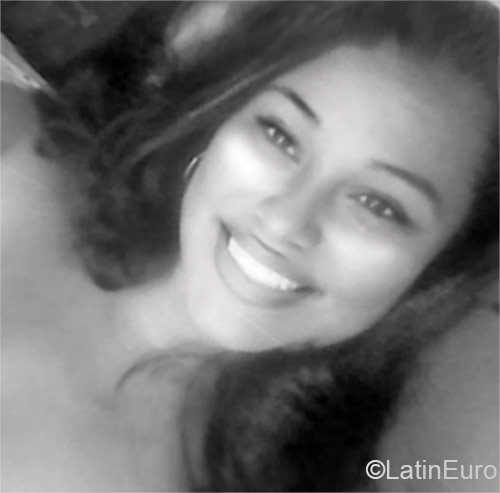 Date this gorgeous Honduras girl Wendy from Comayagua HN1521