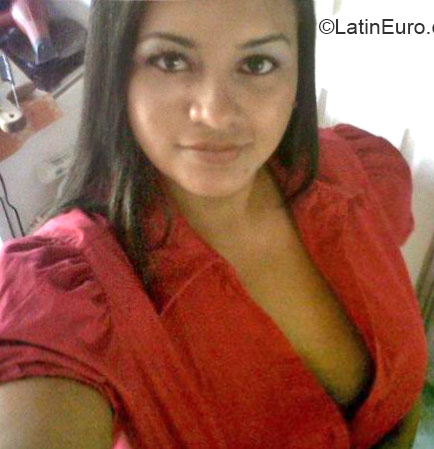 Date this voluptuous Honduras girl Cristy from Tegucigalpa HN1860