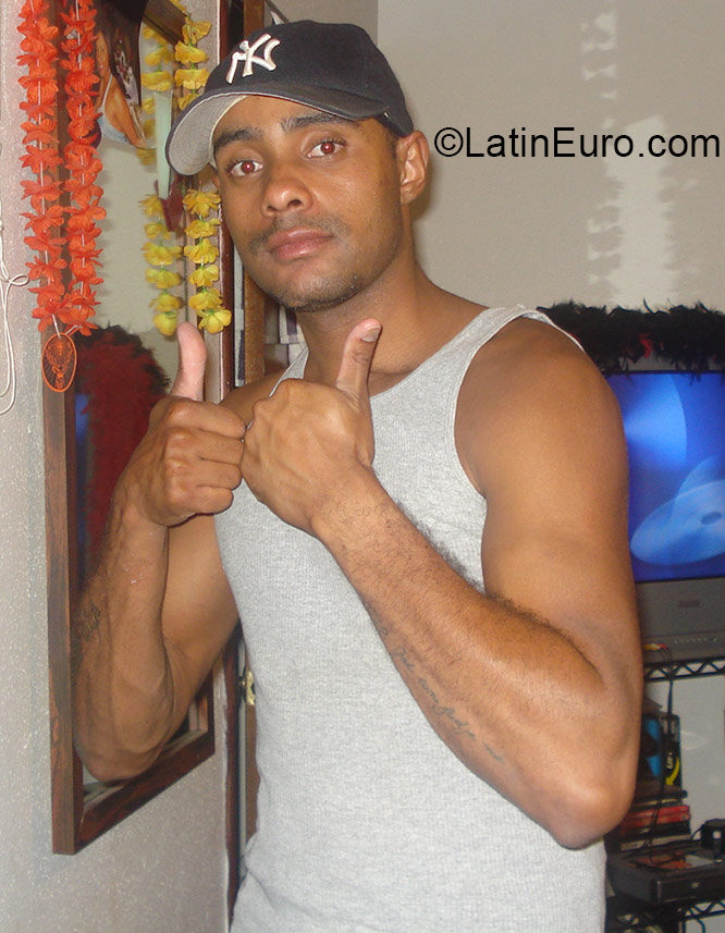 Date this sensual Brazil man Joe from Campinas BR9341