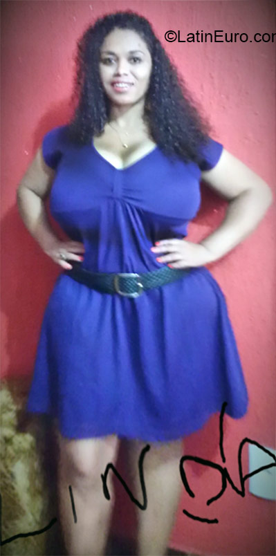 Date this good-looking Brazil girl Ana from Brasilia BR9346