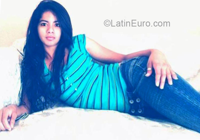 Date this hot Honduras girl Sonia Cruz from Tegucigalpa HN1553