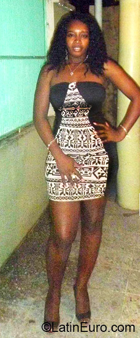 Date this georgeous Honduras girl Lorin from La Ceiba HN1559