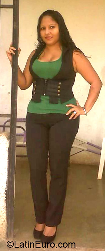 Date this good-looking Honduras girl Cinthya from Catacamas olancho HN1562