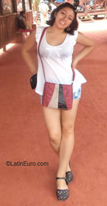 Date this sensual Peru girl Fabiola from Lima PE1062