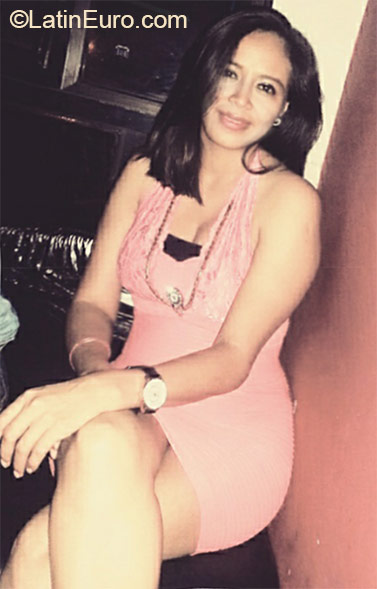 Date this stunning Honduras girl Yaseli from Tegucigalpa HN1568