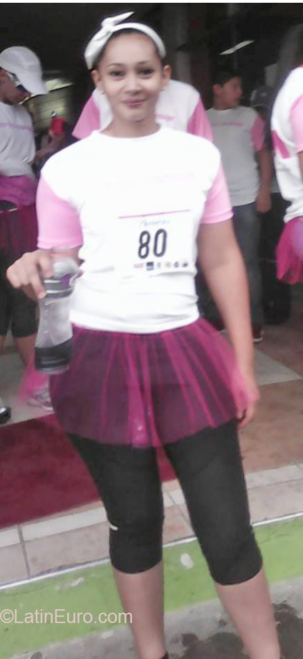 Date this georgeous Honduras girl Heydie from Siguatepeque HN1576