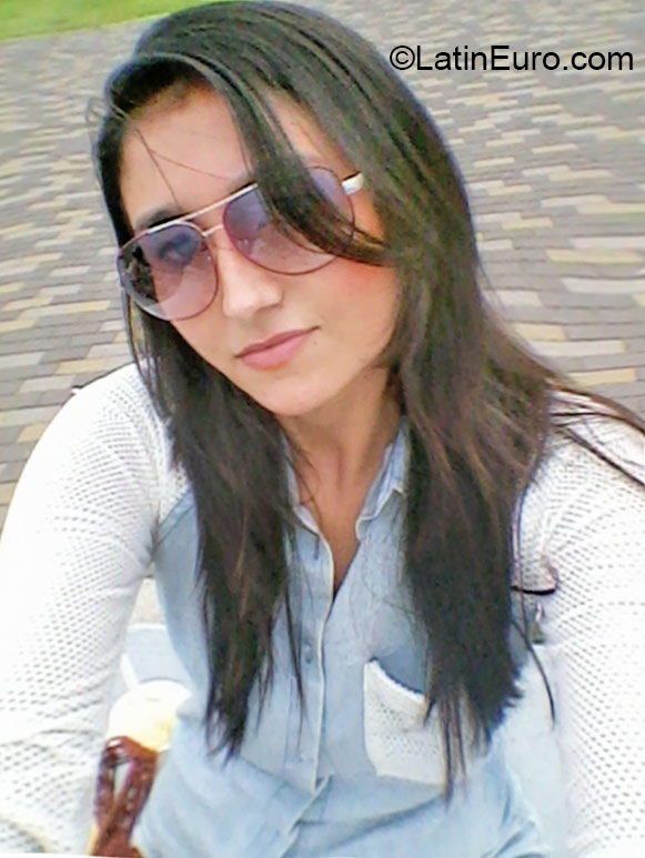 Date this athletic Panama girl Alexandra from Panama PA634