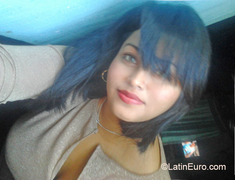 Date this pretty Honduras girl Yoli from Tegucigalpa HN1577