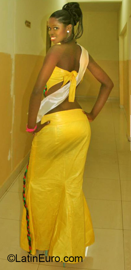 Date this hot Brazil girl Wini from Fortaleza BR9395