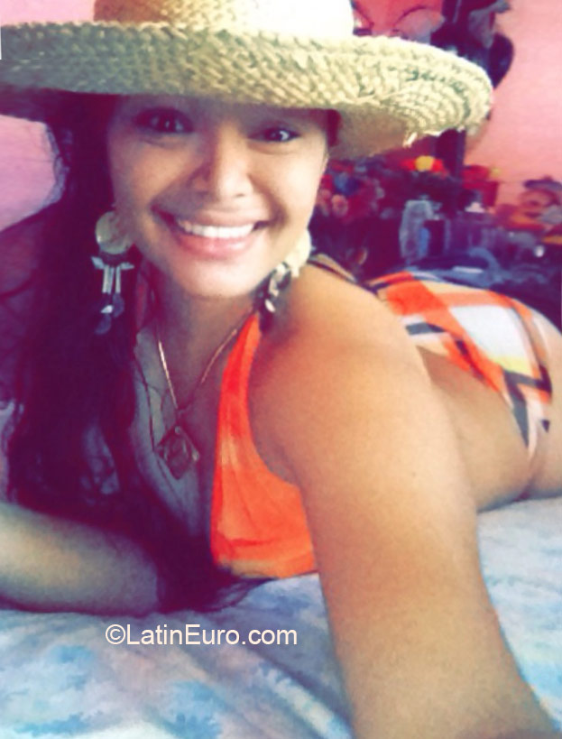 Date this young Honduras girl Suyapa from Tela Atlantida HN1595