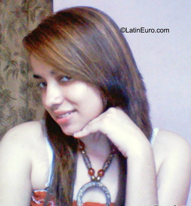 Date this pretty Honduras girl Claritza from Choluteca HN1628