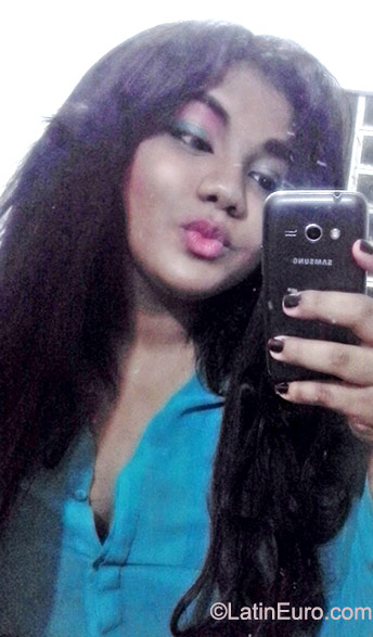 Date this georgeous Brazil girl Raysa from Recife BR9421