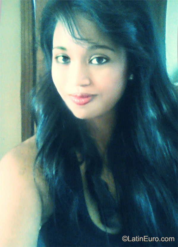 Date this sultry Honduras girl Fanny from Tegucigalpa HN2220