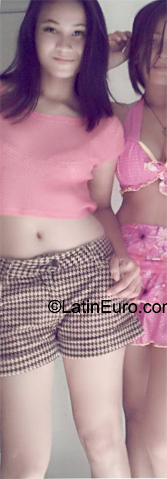Date this good-looking Philippines girl Angelica from Manila PH810