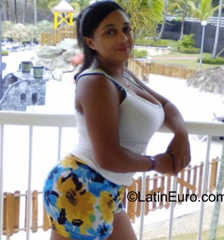 Date this gorgeous Dominican Republic girl Yesica from Higuey DO23175