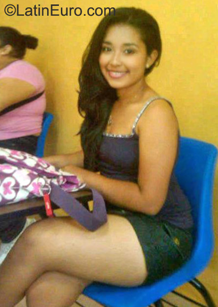 Date this fun Panama girl Nicole from Panama City PA706