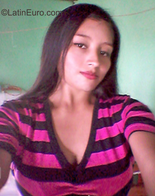 Date this happy Panama girl Ana from Panama City PA710