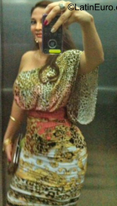 Date this attractive Panama girl Alexandra from Panama City PA711