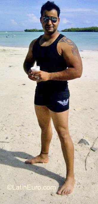 Date this voluptuous Dominican Republic man Emilo from Santo Domingo DO23478