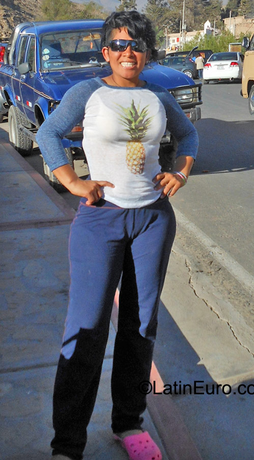 Date this charming Peru girl Maritza from Tacna PE1073