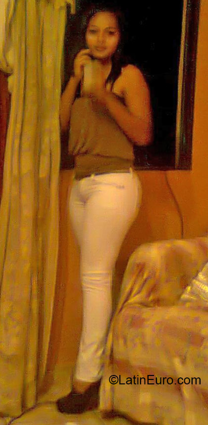 Date this stunning Honduras girl Carolina from Comayagua HN1792