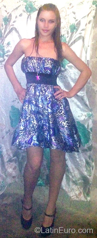 Date this tall Honduras girl Vanessa from Choloma HN1821