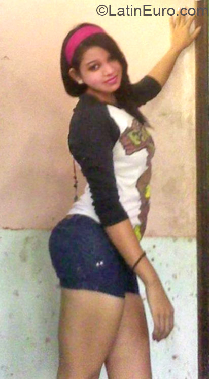 Date this sultry Honduras girl Genia from La Ceiba HN1838