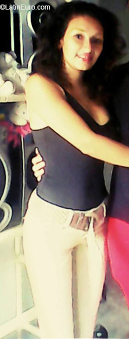 Date this voluptuous Honduras girl Angela from La Ceiba HN1839