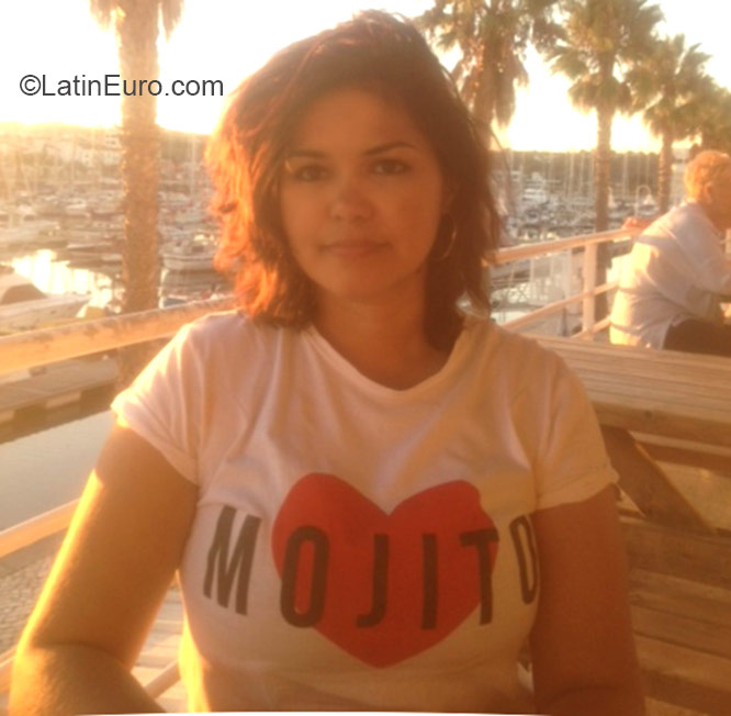 Date this tall United Kingdom girl Miss from Guildford GB849