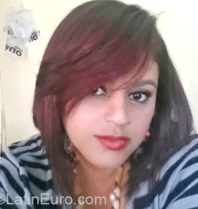 Date this tall Honduras girl Mery from Tegucigalpa DO24140