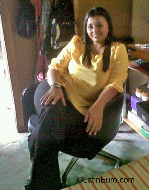 Date this sensual Honduras girl Cristy from Tela HN1859