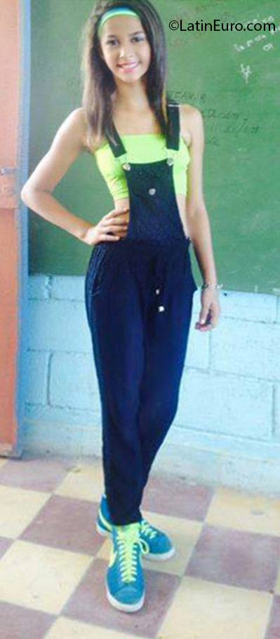 Date this funny Honduras girl Stela from Tela HN1956