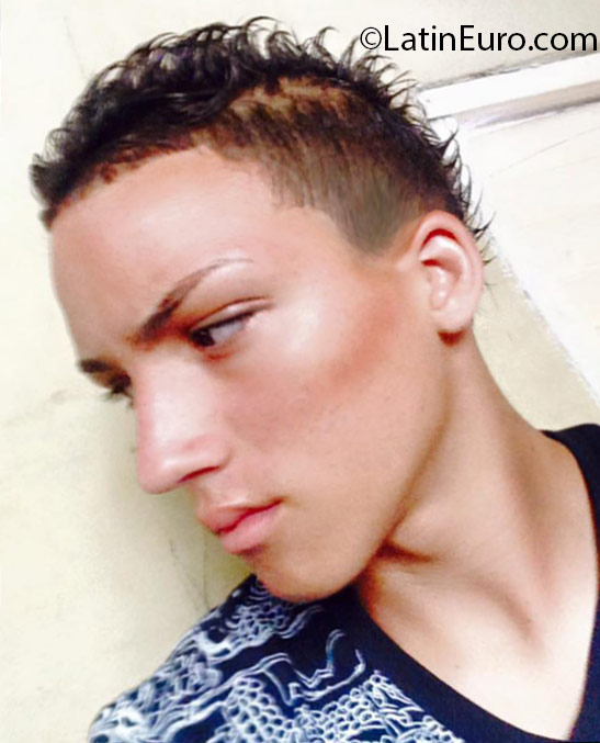 Date this georgeous Dominican Republic man Julious from Santiago DO24832